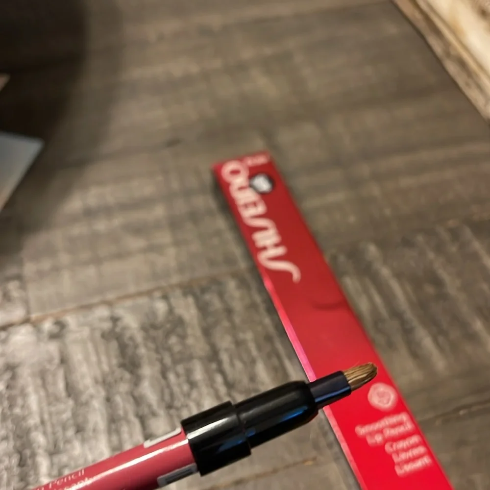 Shiseido Smoothing Lip Pencil in PK 304 - Picture 3 of 3